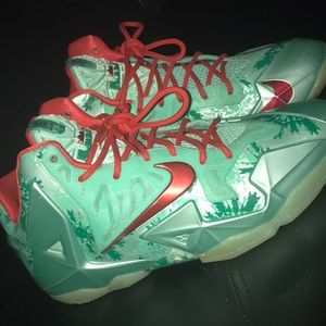 Lebron 11 Christmas